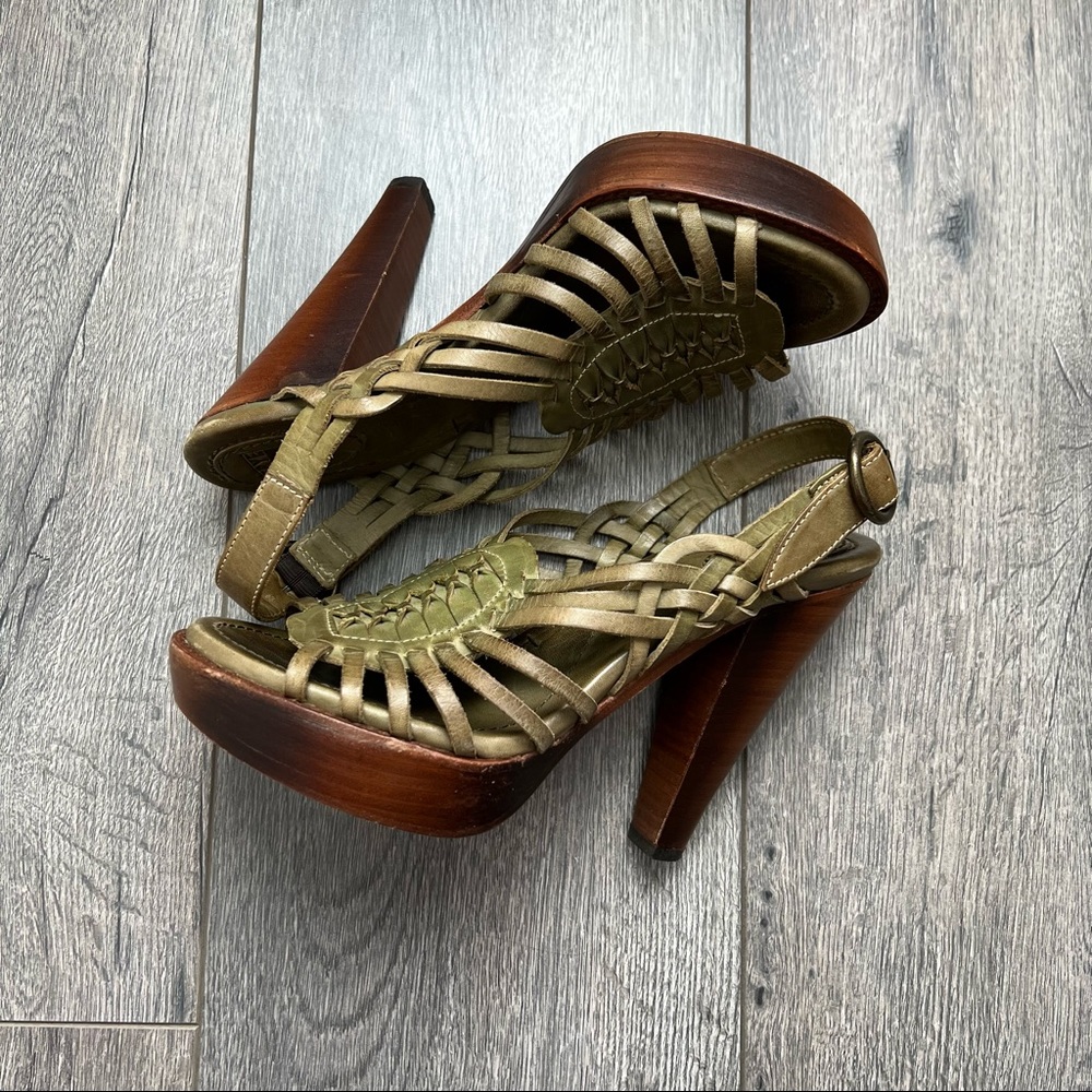Vintage Frye Joy Huarache platform 👡 🍀